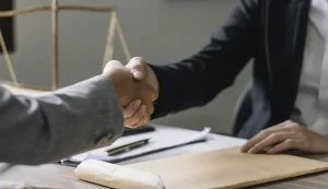 quien cobra el seguro de vida en caso de fallecimiento